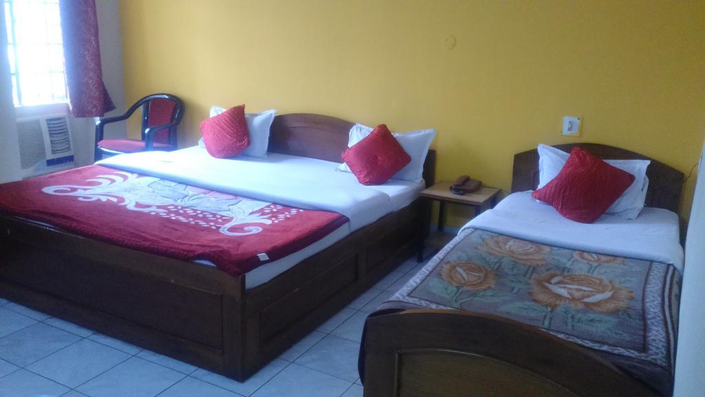 Breeze Hotel Siliguri Quarto foto