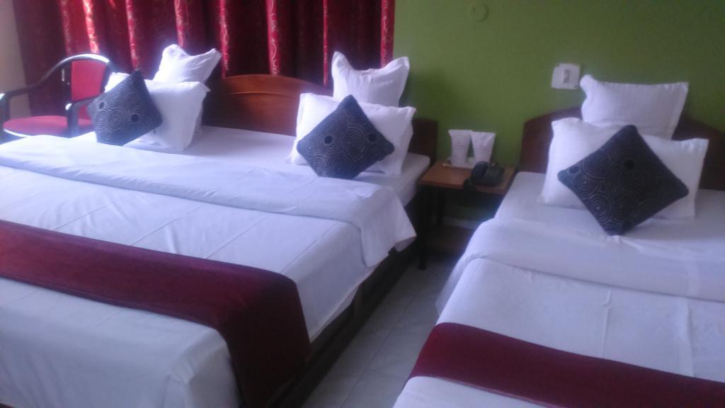 Breeze Hotel Siliguri Quarto foto